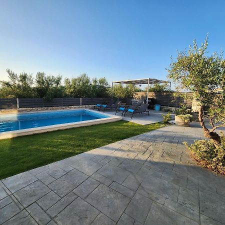 Villa Sheila With Private Pool Roumelí Екстериор снимка