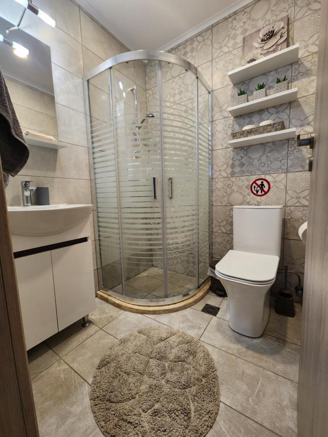 Villa Sheila With Private Pool Roumelí Екстериор снимка